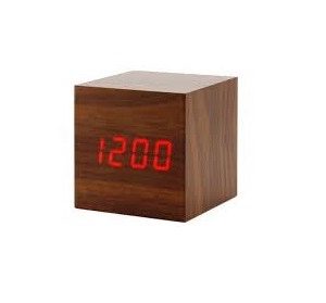 Reloj de madera con alarma en 3 colores